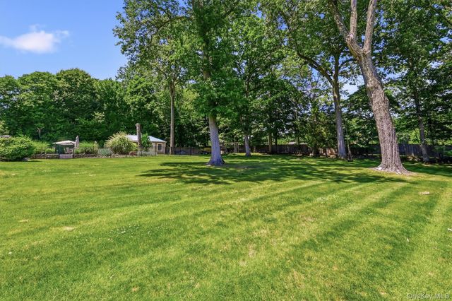 6 Biret Drive, Airmont, NY 10952
