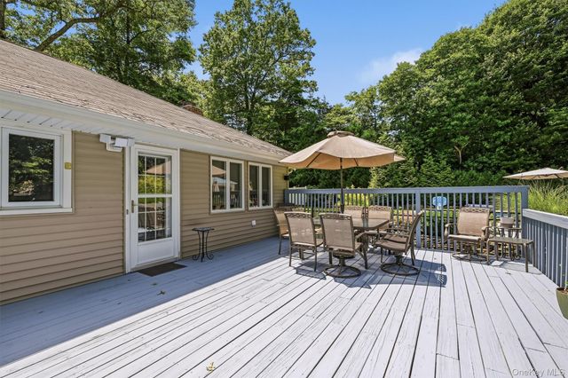 6 Biret Drive, Airmont, NY 10952