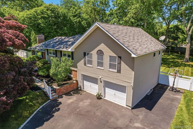 6 Biret Drive, Airmont, NY 10952