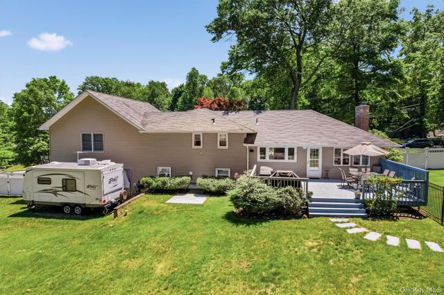 6 Biret Drive, Airmont, NY 10952