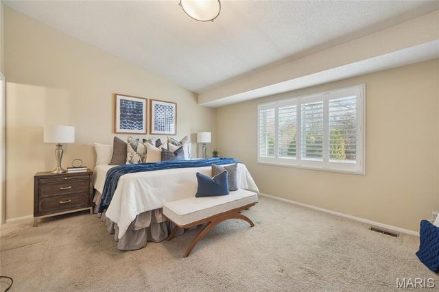 1152 Hollyberry Drive, Ballwin, MO 63021