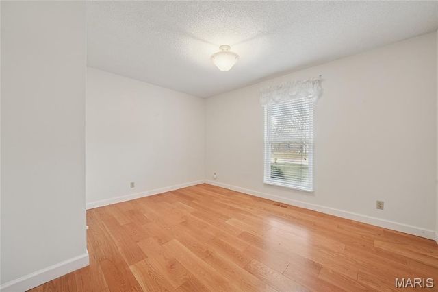 1152 Hollyberry Drive, Ballwin, MO 63021