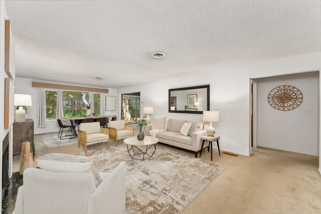 1258 Ridgeway Dr, Sacramento, CA 95822
