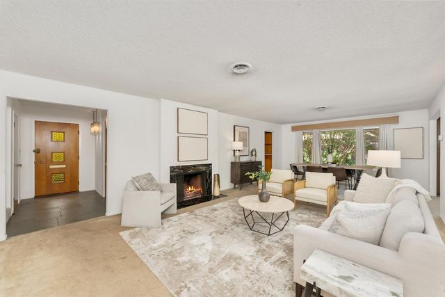 1258 Ridgeway Dr, Sacramento, CA 95822