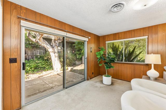 1258 Ridgeway Dr, Sacramento, CA 95822