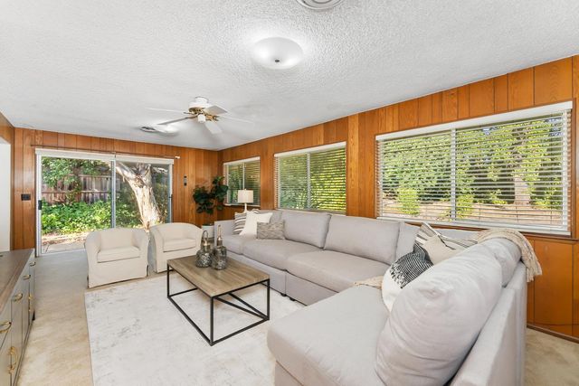 1258 Ridgeway Dr, Sacramento, CA 95822