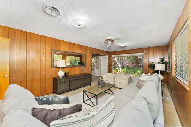 1258 Ridgeway Dr, Sacramento, CA 95822