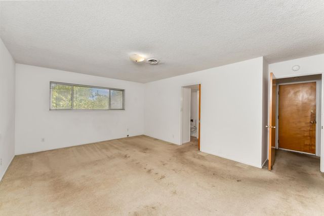 1258 Ridgeway Dr, Sacramento, CA 95822
