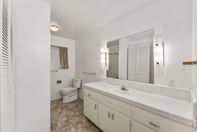 1258 Ridgeway Dr, Sacramento, CA 95822