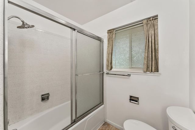 1258 Ridgeway Dr, Sacramento, CA 95822