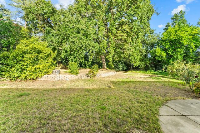 1258 Ridgeway Dr, Sacramento, CA 95822