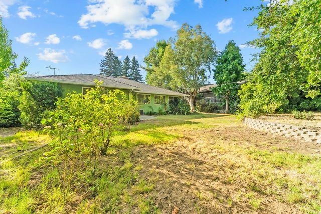 1258 Ridgeway Dr, Sacramento, CA 95822