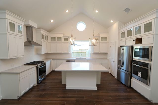 2527 Good Morrow Drive, Rosenberg, TX 77471