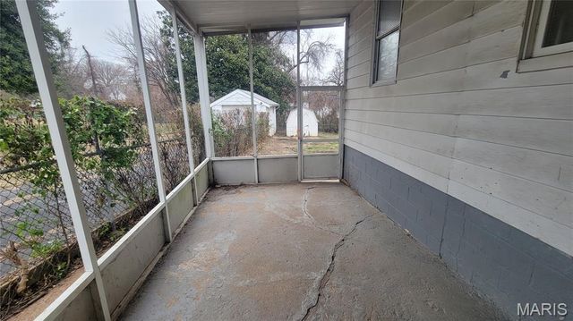 343 Midridge Drive, St Louis, MO 63137