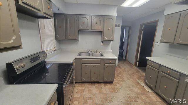 343 Midridge Drive, St Louis, MO 63137