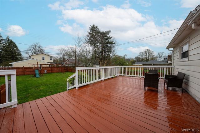 242 Creekside Drive, Tonawanda, NY 14150