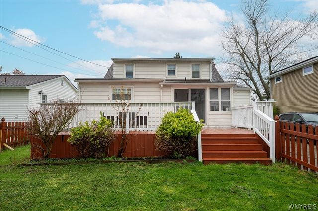 242 Creekside Drive, Tonawanda, NY 14150