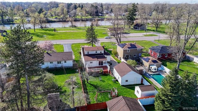 242 Creekside Drive, Tonawanda, NY 14150