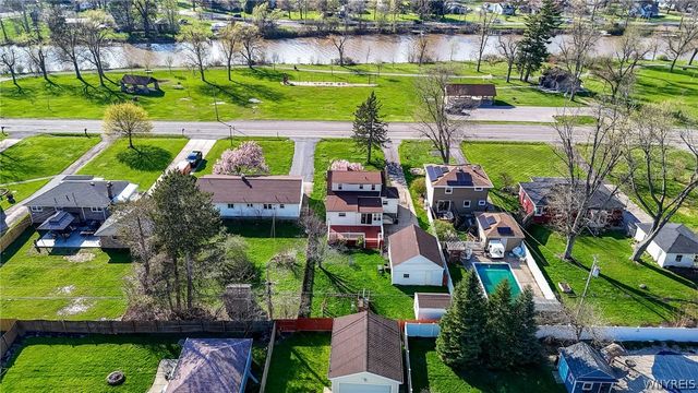 242 Creekside Drive, Tonawanda, NY 14150