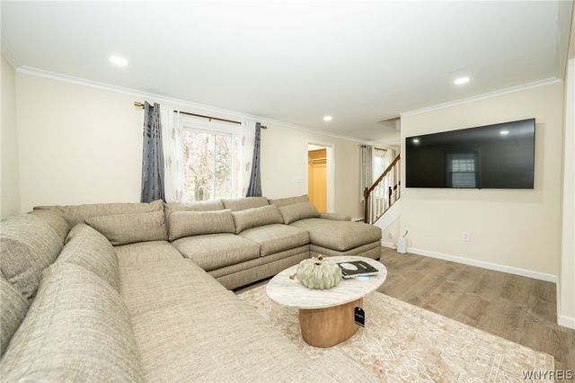 242 Creekside Drive, Tonawanda, NY 14150