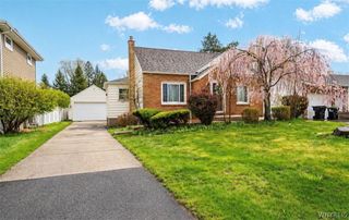 242 Creekside Drive, Tonawanda, NY 14150