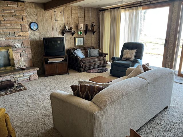 2706 N Us Highway 23, Au Sable Charter Township, MI 48750