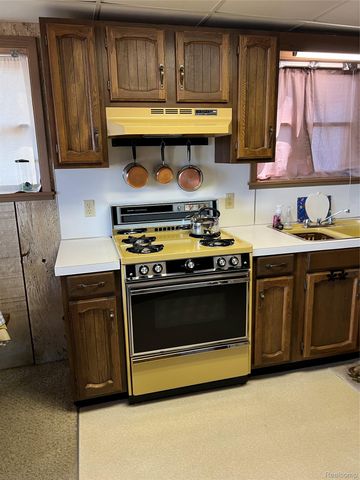 2706 N Us Highway 23, Au Sable Charter Township, MI 48750