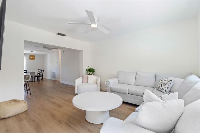 4921 NE 23rd Avenue, Lighthouse Point, FL 33064