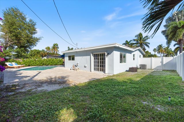 4921 NE 23rd Avenue, Lighthouse Point, FL 33064