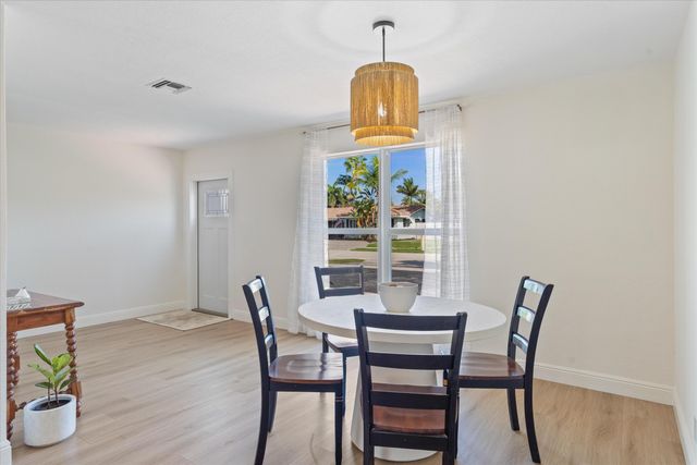 4921 NE 23rd Avenue, Lighthouse Point, FL 33064