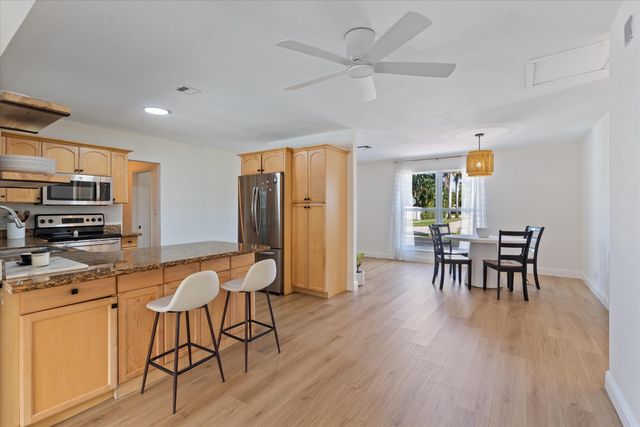 4921 NE 23rd Avenue, Lighthouse Point, FL 33064