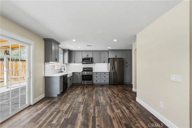 14027 Zircon, Hesperia, CA 92344