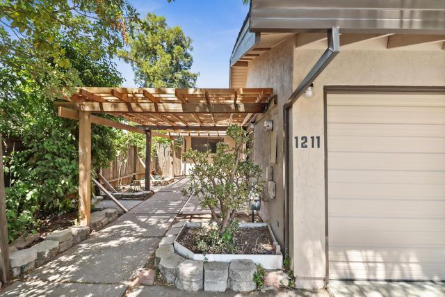 1211 Arthur St, Davis, CA 95616