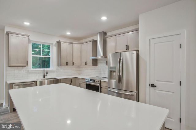 4908 OLIVE ST, Shady Side, MD 20764