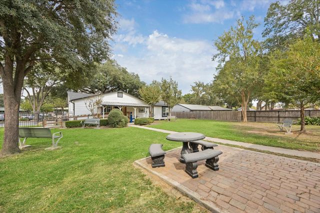 5225 E 5th Street, Katy, TX 77493