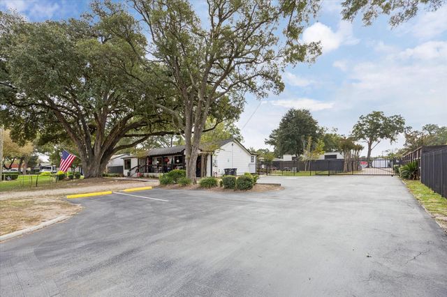 5225 E 5th Street, Katy, TX 77493