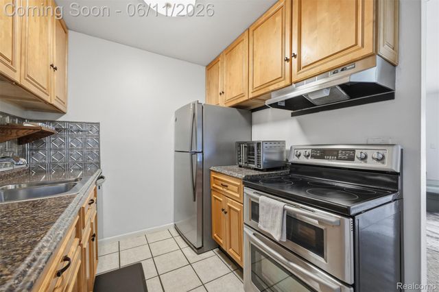 9921 Allen Pointe Drive 4, Allen Park, MI 48101