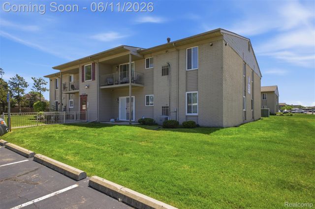 9921 Allen Pointe Drive 4, Allen Park, MI 48101