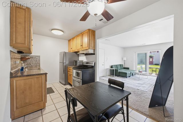 9921 Allen Pointe Drive 4, Allen Park, MI 48101