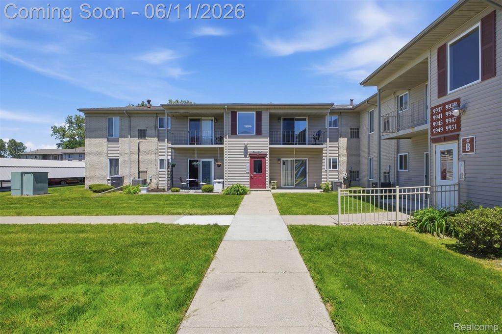 9921 Allen Pointe Drive 4, Allen Park, MI 48101