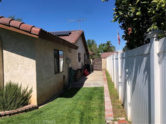 8864 Haskell, Riverside, CA 92503