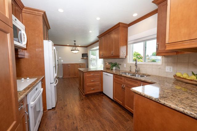 7324 N 3rd Street, Fresno, CA 93720