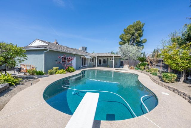 7324 N 3rd Street, Fresno, CA 93720