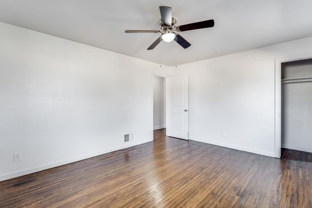 2801 E Harry St, Wichita, KS 67211