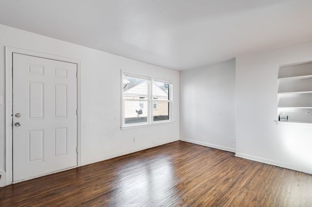 2801 E Harry St, Wichita, KS 67211