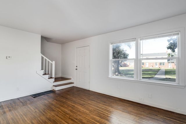 2801 E Harry St, Wichita, KS 67211