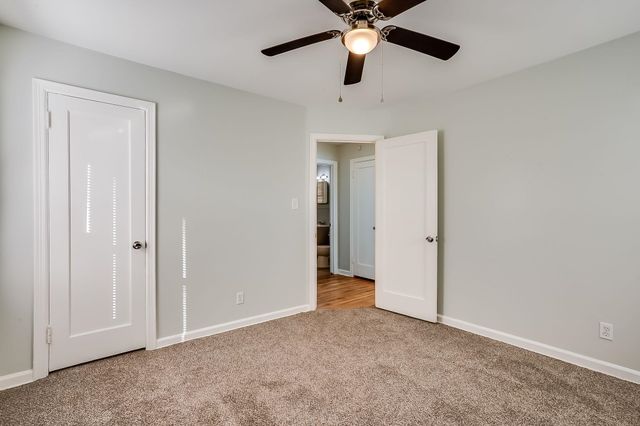 2801 E Harry St, Wichita, KS 67211