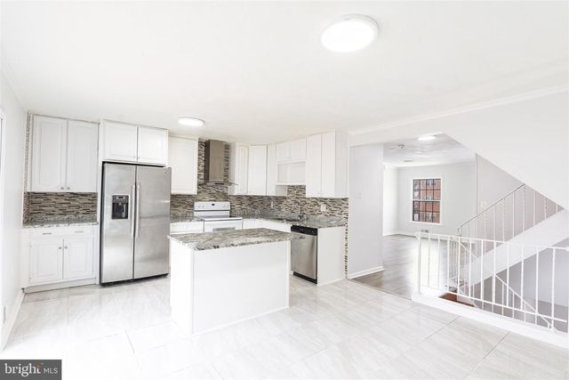 122 MAYFAIR DR NE, Leesburg, VA 20176