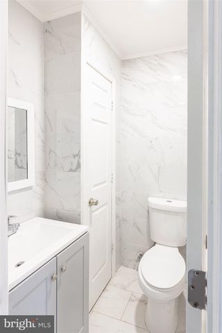 122 MAYFAIR DR NE, Leesburg, VA 20176