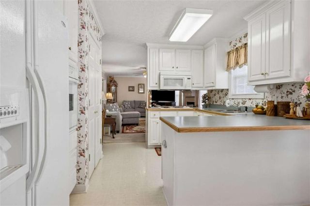 4022 Lyman Way, Gainesville, GA 30507